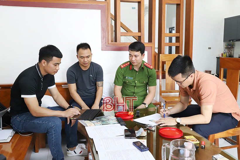 Suche nach Personen, die in zwei Fälle von Kreditwucher in Ha Tinh verwickelt sind