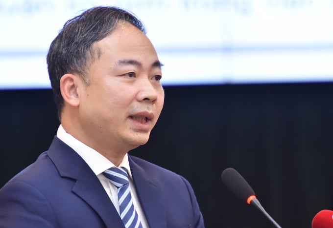 M. Nguyen Ngoc Ha, directeur adjoint de la gestion de la qualité au ministère de l'Éducation et de la Formation, a parlé de la structure de l'examen de fin d'études secondaires de 2025, dans l'après-midi du 11 mars. Photo : Tran Hiep/MOET