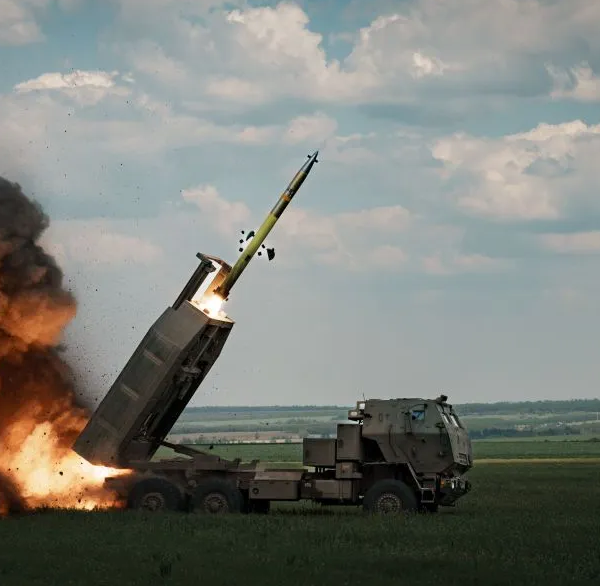 Bộ trưởng Quốc phòng Đức tới Mỹ mua “hỏa thần” HIMARS tặng Ukraine