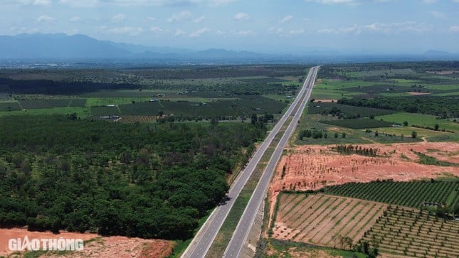 Vista de la autopista Phan Thiet-Dau Giay antes del día de apertura (foto 4)