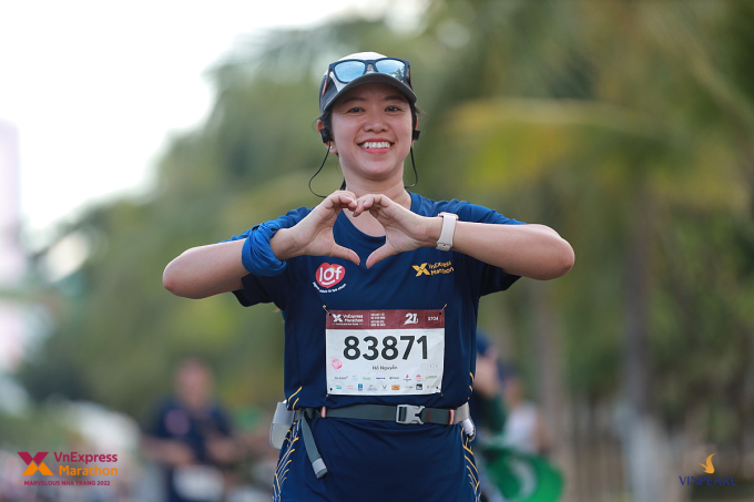 អ្នករត់ប្រណាំងចូលរួមក្នុង VM Nha Trang 2022។ រូបថត៖ VM