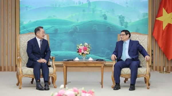 El primer ministro Pham Minh Chinh recibe al director general de Amkor Technology Group