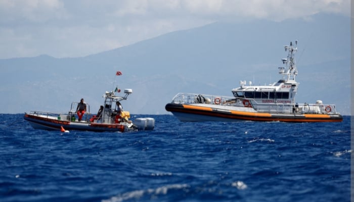 Un marin raconte le moment où un superyacht a coulé en Italie