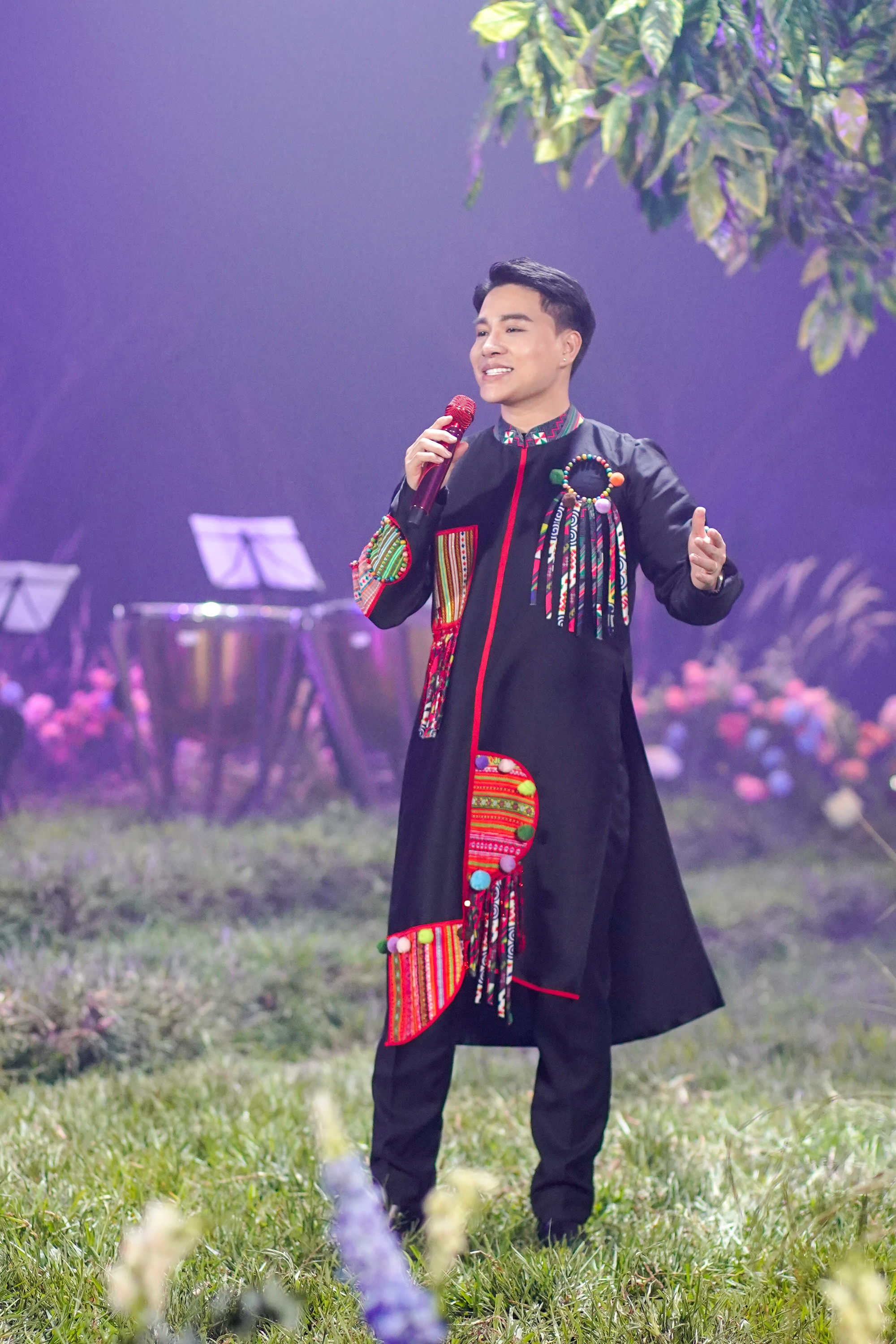 Giọng hát phi giới tính Trần Tùng Anh: Giọng hát lạ, chuyện đời cũng lạ! - Ảnh 7.
