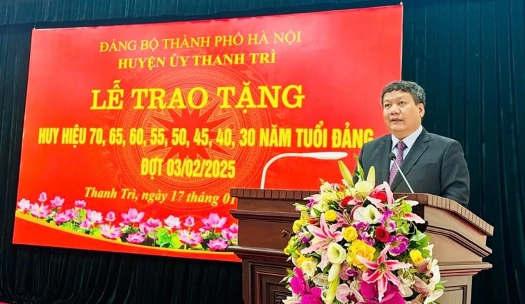 Bí thư Huyện ủy Thanh Trì Nguyễn Tiến Cường phát biểu tại buổi lễ.