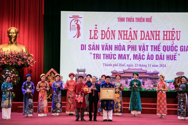 Đón nhận danh hiệu Di sản văn hóa phi vật thể quốc gia "Tri thức May và Mặc áo dài Huế" - Ảnh 6.