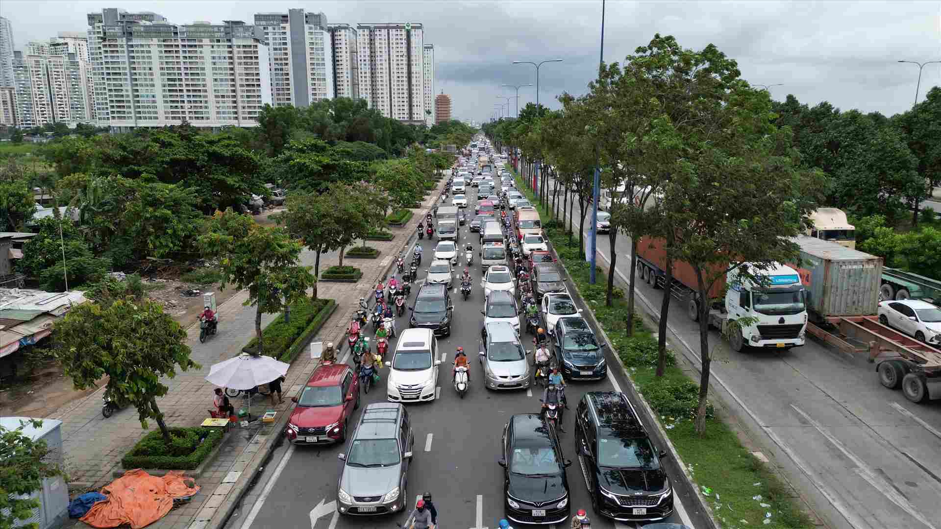 12-lane road in Ho Chi Minh City to open priority lane for bicycles