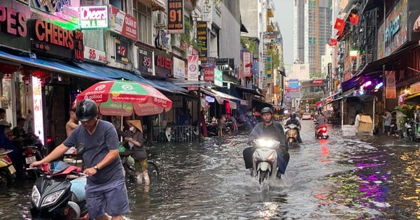 Ho Chi Minh City welcomes many widespread heavy rains