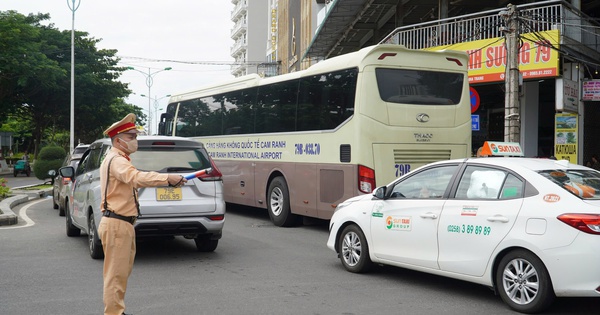 Interdire aux véhicules de plus de 29 places d'entrer à Nha Trang aux heures de pointe