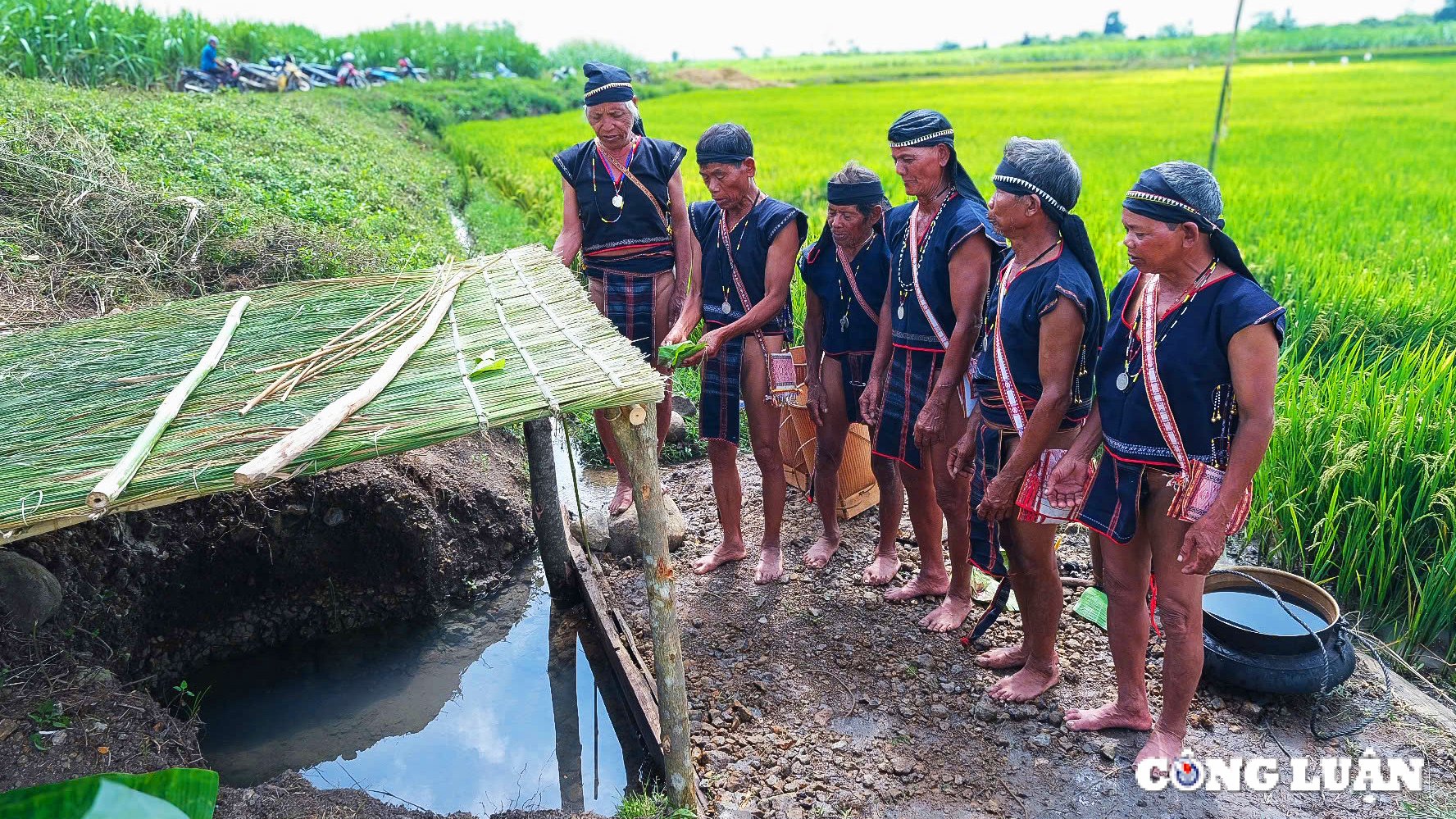 kbang gia lai dan lang bahnar at present le cung ben nuoc picture 3