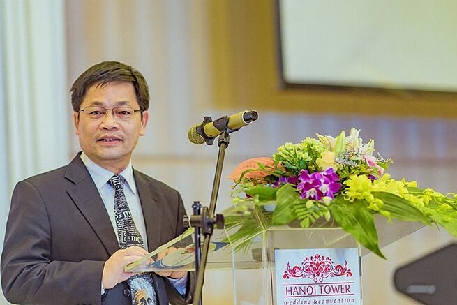 Prof. Dr. Nguyen Thanh Thuy.