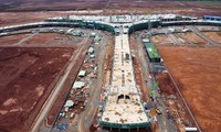 Comienza la instalación de la cúpula de acero de 32.000 toneladas en la terminal del aeropuerto de Long Thanh