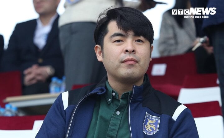 大韓サッカー連盟は、朴恒燮監督の代理人であるイ・ドンジュン氏に連絡を取り、同氏が国内チームを率いる可能性について問い合わせた。