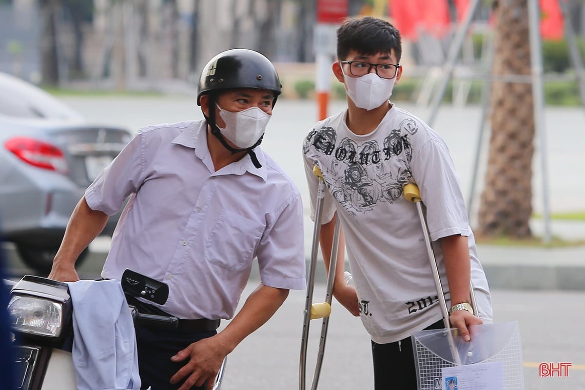 Acompañando a los estudiantes de Ha Tinh