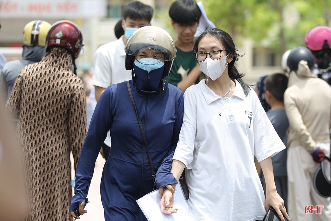 Acompañando a los estudiantes de Ha Tinh