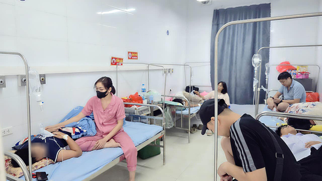 Hanoi informa sobre el caso de 13 estudiantes hospitalizados tras beber refrescos gratis