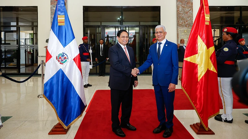 Further improve the legal framework for Vietnam-Dominican Republic cooperation in all fields