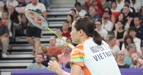 Badminton beauty queen Nguyen Thuy Linh has a 'destructive' victory in the opening match of the Paris Olympics