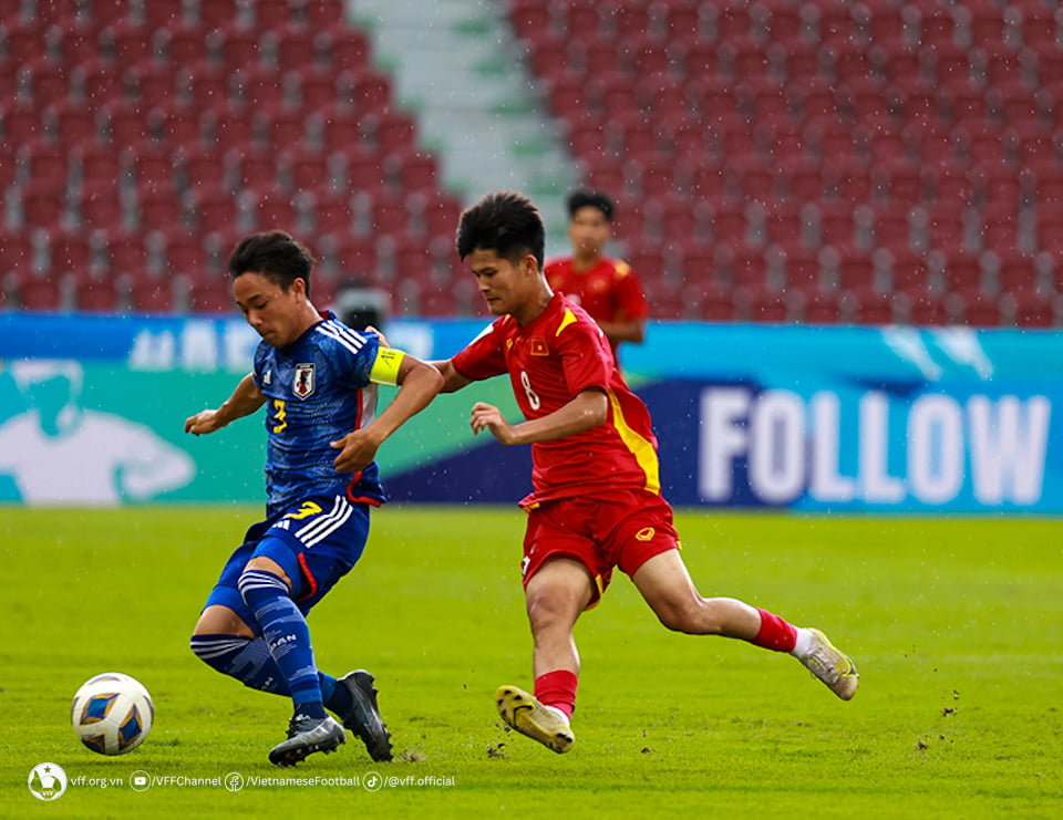 HLV Hoàng Anh Tuấn: 'U.17 Việt Nam còn nguyên cơ hội đi tiếp' - Ảnh 2.