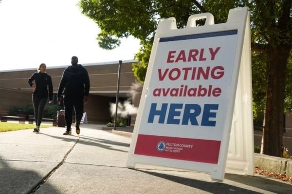 Le « champ de bataille » du vote anticipé en Géorgie, avec des chiffres sans précédent, M. Trump et Mme Harris se poursuivent de près ici