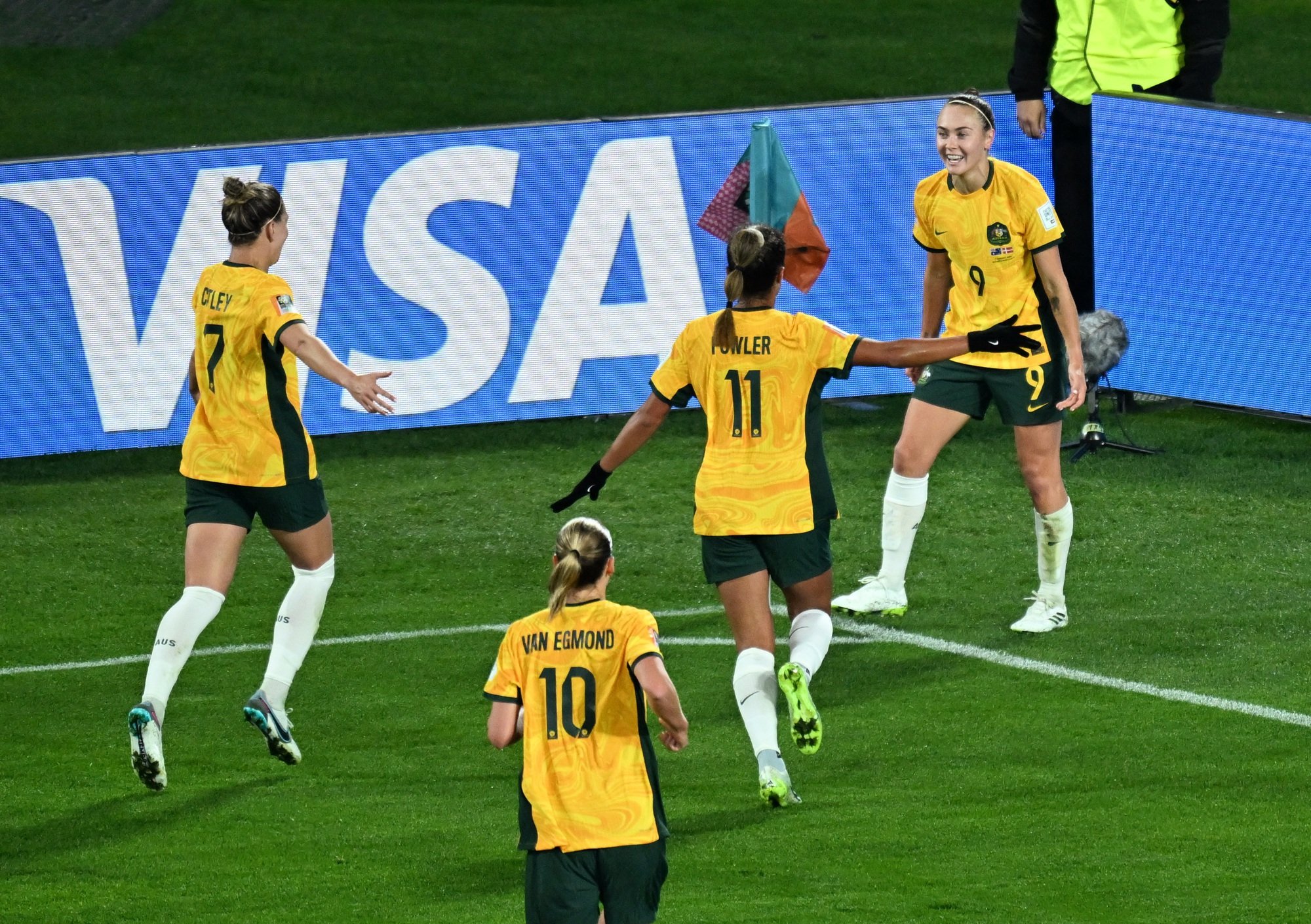 Vòng 1/8 World Cup nữ 2023: Thắng Đan Mạch, Úc trở thành đại diện thứ 2 của châu Á vào tứ kết - Ảnh 1.