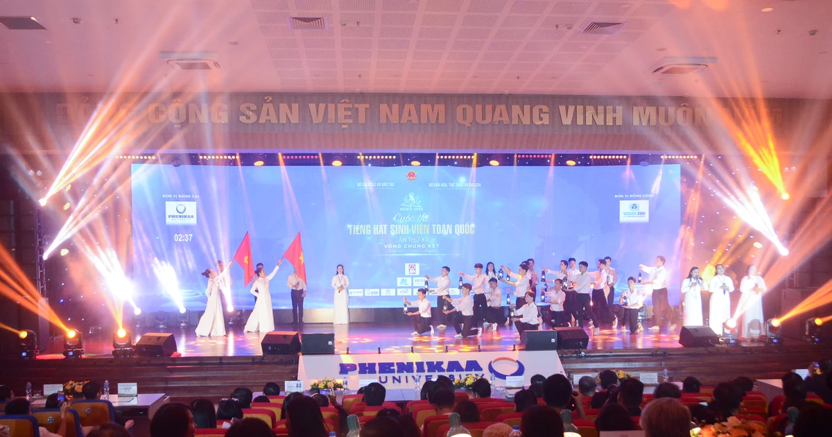 12 performances of the National Student Singing Contest final round with the theme "Building school culture"