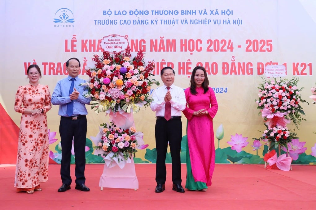 Mỗi thầy cô hãy thắp sáng ngọn lửa trí tuệ trong học sinh, sinh viên - 1