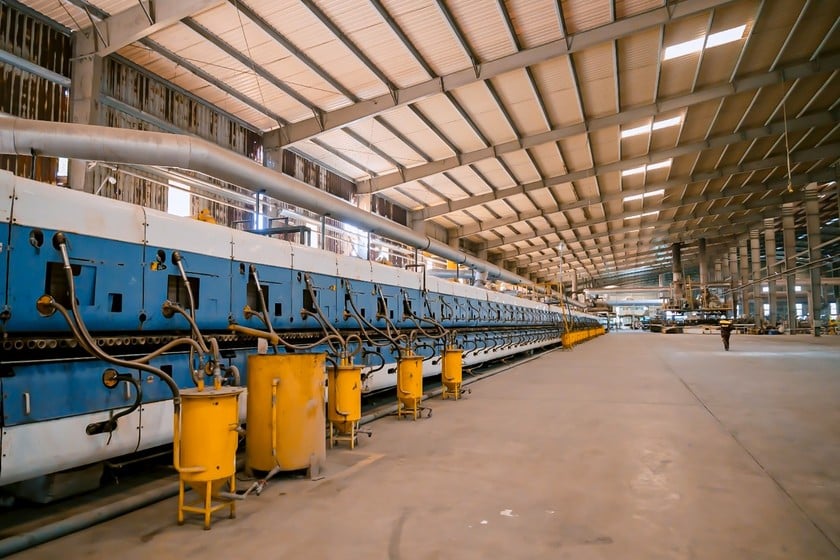 Những nhà máy đầu tiên trang bị hệ thống dây chuyền hiện đại.