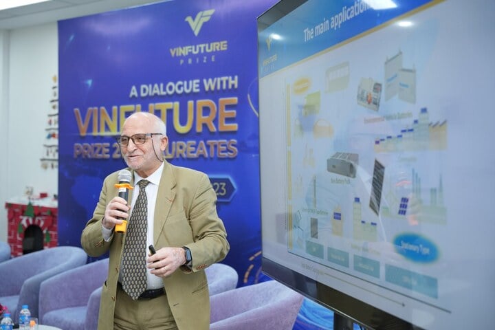 ヤザミ教授は、VinFuture賞がベトナムの科学発展の先駆けとなると確信している。（写真：VFP）