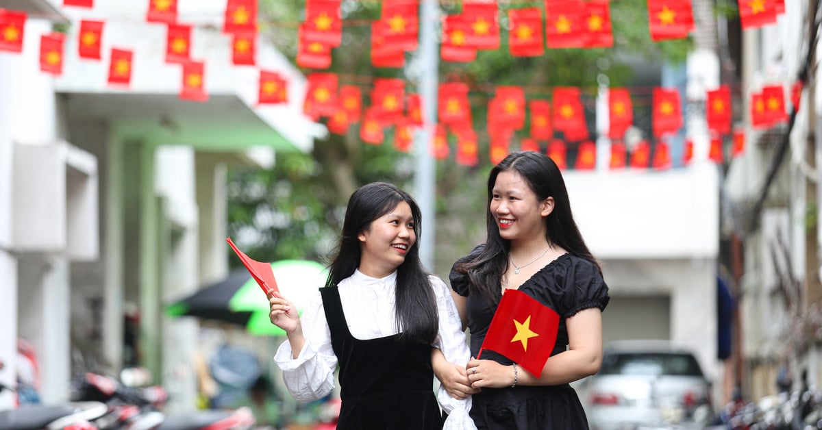 Young people enjoy checking in with colorful flags to celebrate National Day September 2