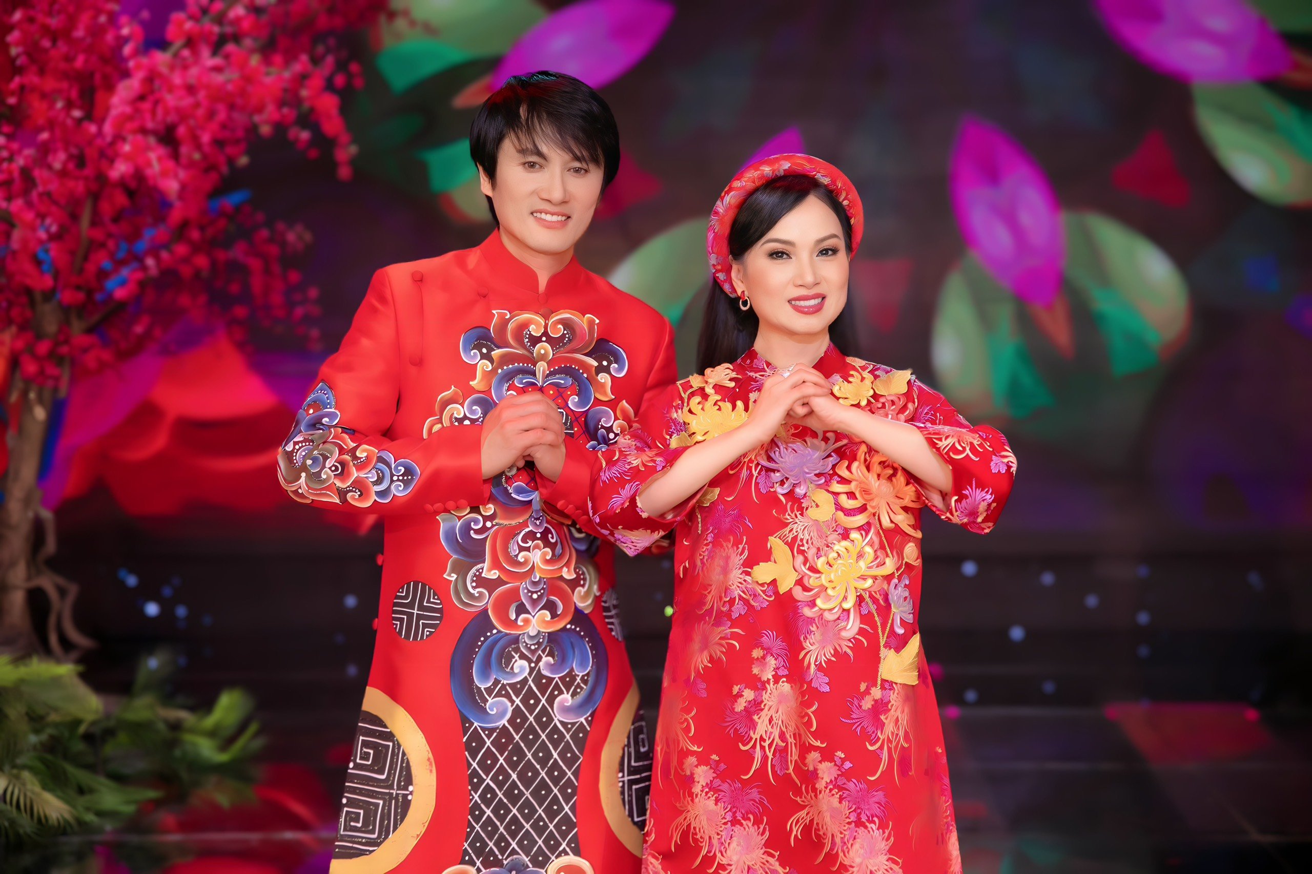 Ca sĩ Hà Phương và ca sĩ Thái San