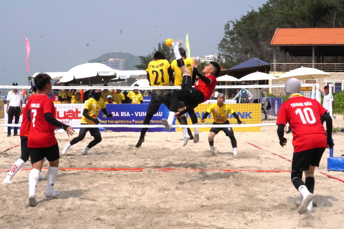Se organizaron con éxito decenas de torneos deportivos de alto rendimiento, lo que contribuyó a impulsar el desarrollo del turismo deportivo en Ba Ria - Vung Tau. Foto: Thanh An