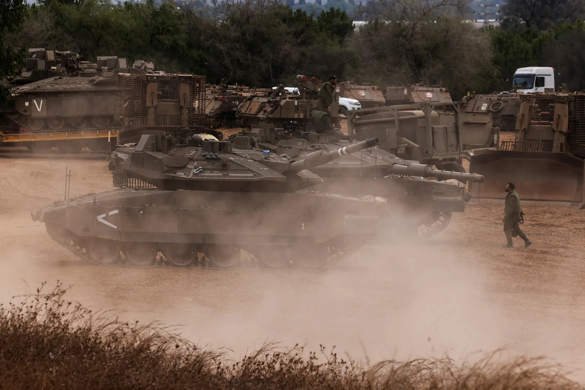 Xung đột Hamas-Israel: Người Việt dự trữ thực phẩm, yên tâm vì nhà có phòng 'đặc biệt'