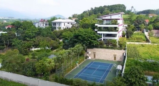 Biệt thự hoành tráng như resort của bác sĩ thẩm mỹ nổi tiếng - Hình 11 Biet thu hoanh trang nhu resort cua bac si tham my noi tieng-Hinh-11