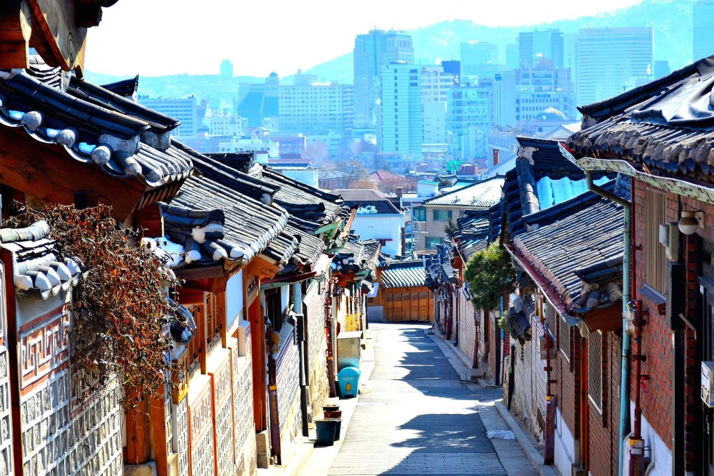 Touristen, die den koreanischen Grenzübergang passieren, unterliegen einer strengen Quarantäne, Bild 1