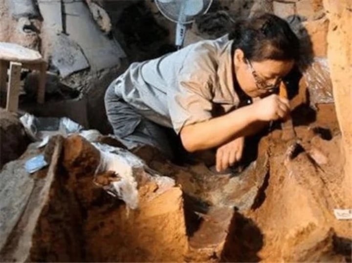 Why are archaeologists afraid of 'chicken eggs' when excavating ancient tombs? - 2