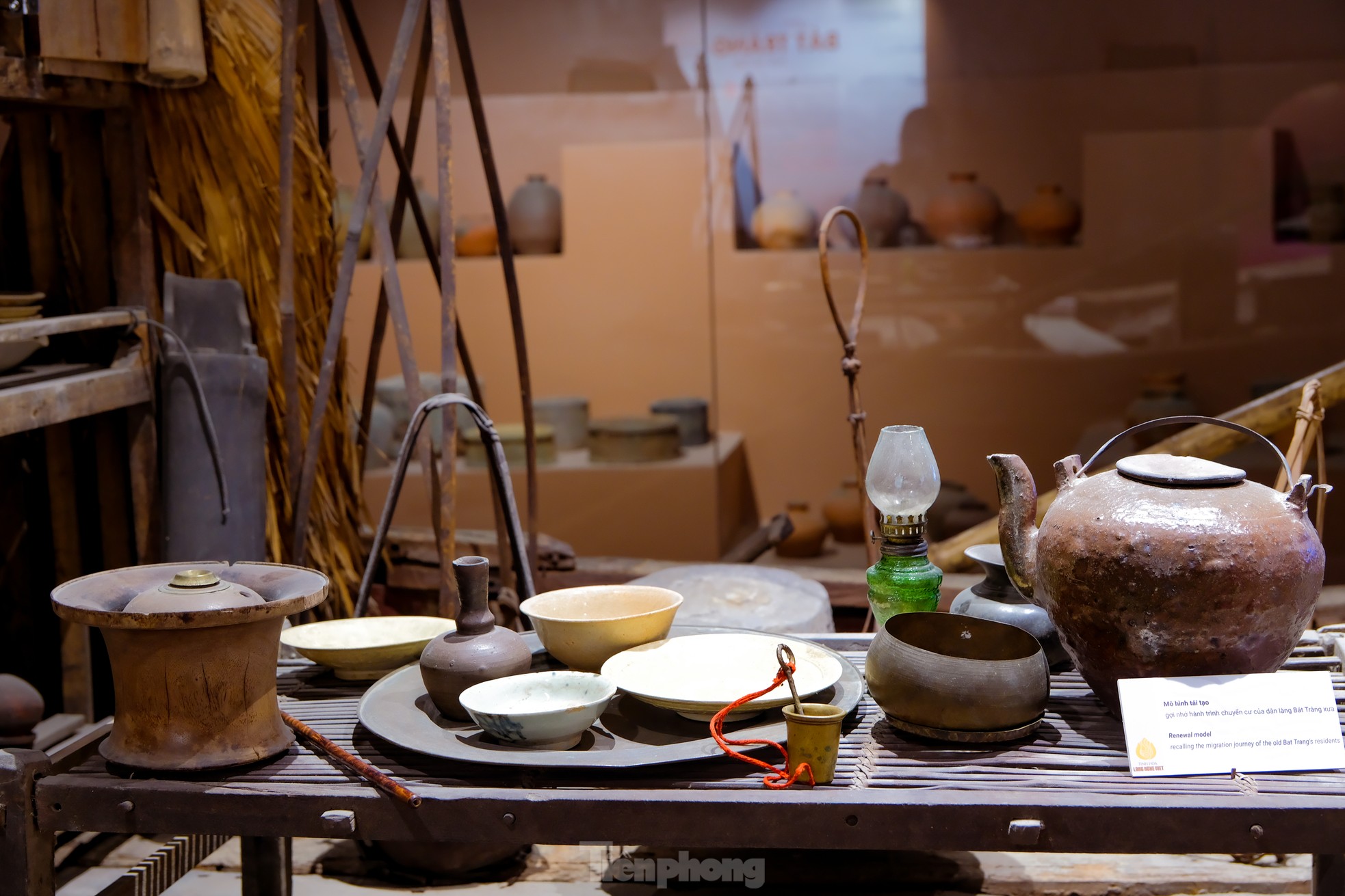 Les touristes se ruinent en visitant le village de poterie le plus célèbre de Hanoi (photo 32)