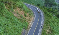 Many points on Hai Van Pass have high risk of landslides.