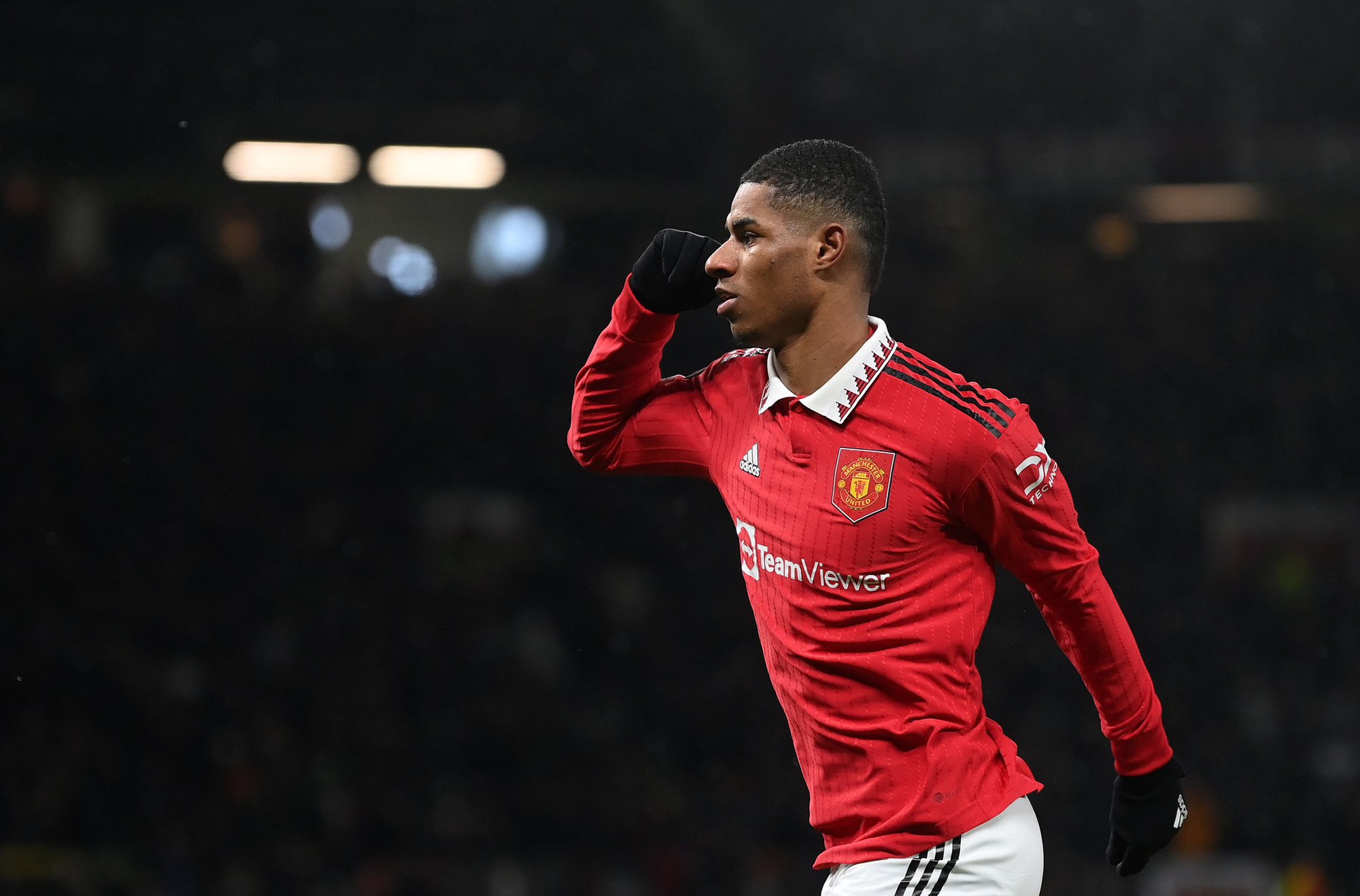 HLV Erik ten Hag kêu gọi CĐV M.U bình tĩnh khi Rashford chưa ký hợp đồng mới - Ảnh 2.