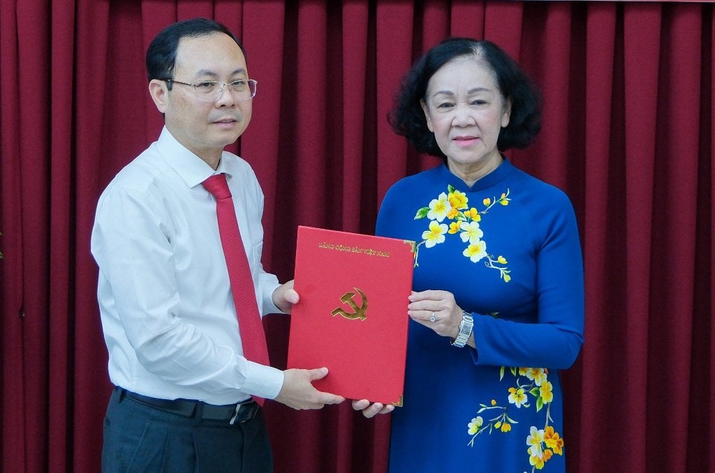 焦点 - グエン・ヴァン・ヒュー氏はカントー市党委員会の書記です（写真2）。