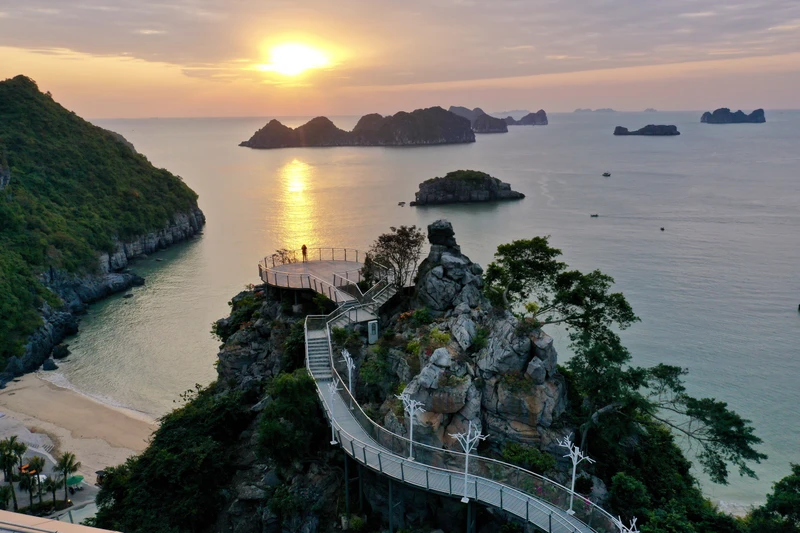 Ha Long Bay-Cat Ba Archipelago Heritage promoted on CNN channel