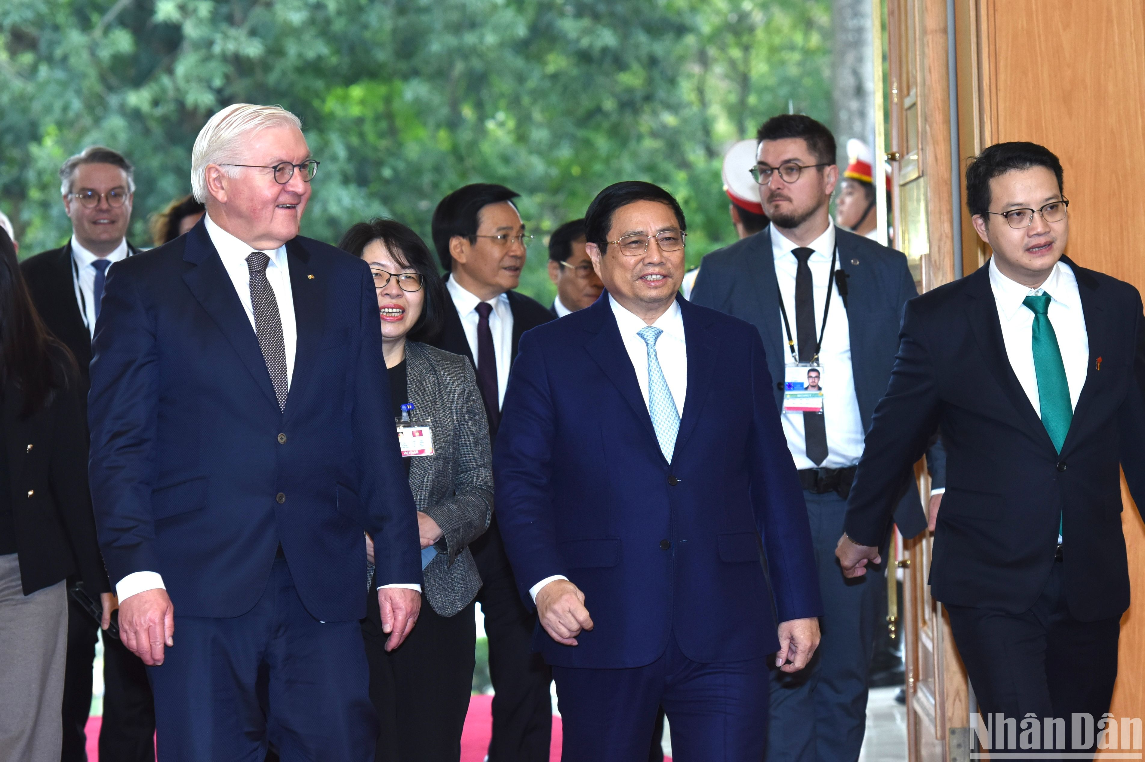 El Primer Ministro Pham Minh Chinh recibió y se reunió con el Presidente de la República Federal de Alemania, Frank-Walter Steinmeier