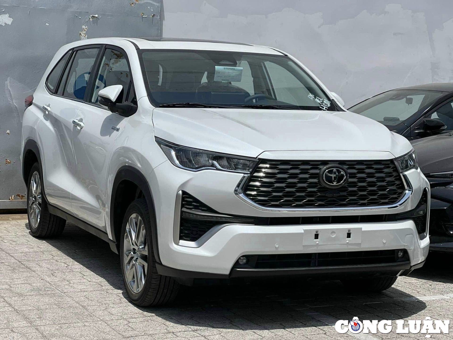 トヨタ イノーバ クロス 2024年6月価格、優遇価格最大5000万ドン、画像4