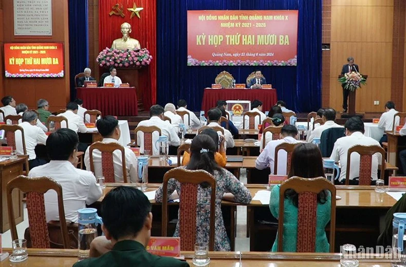 Comrade Le Van Dung was elected Chairman of the People's Committee of Quang Nam province photo 1