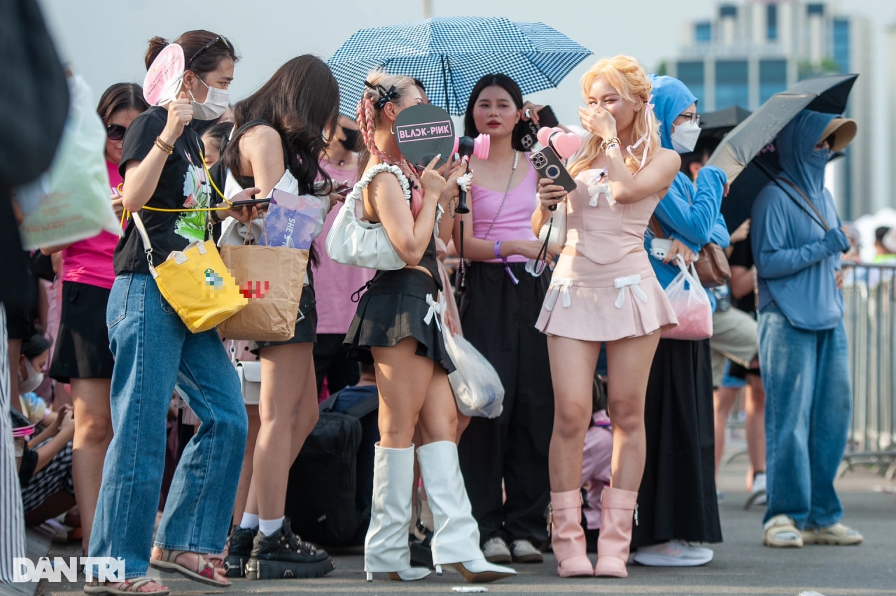 Giới trẻ Việt biến show Blackpink thành sàn diễn thời trang sành điệu - 7