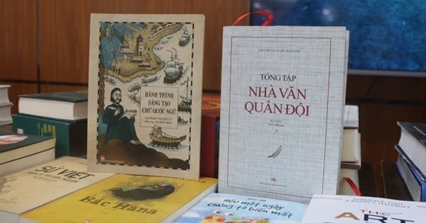 60 названий книг, предложенных для рассмотрения на 7-ю Национальную книжную премию