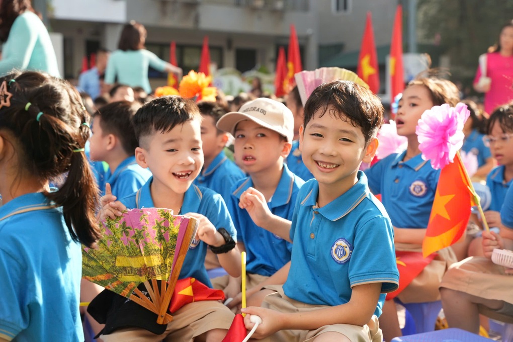 23 triệu học sinh cả nước chính thức bước vào năm học đặc biệt - 18