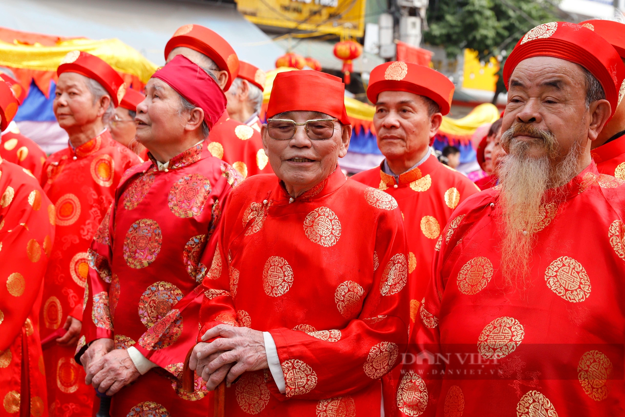 Cậu bé 13 tuổi lần đầu giả gái múa 