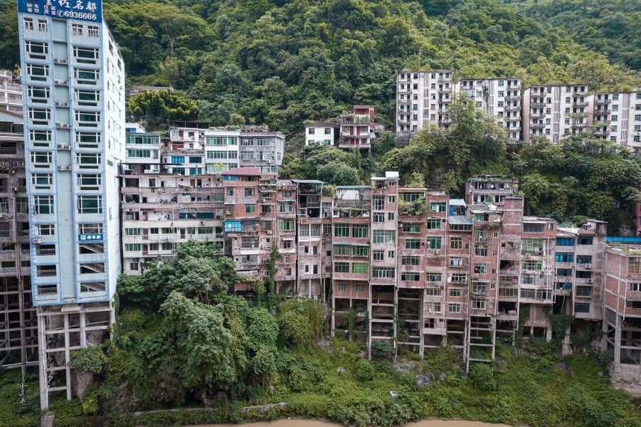 Khám phá thành phố hẹp nhất thế giới, có điểm chỉ rộng 30 mét- Ảnh 5.
