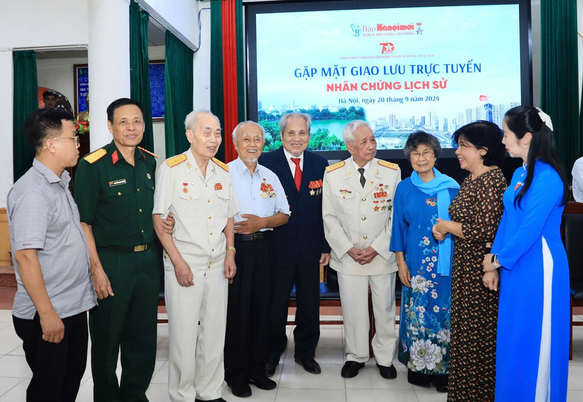 Today (October 3), Hanoi met with representatives of forces directly involved in liberating the capital: Deep gratitude